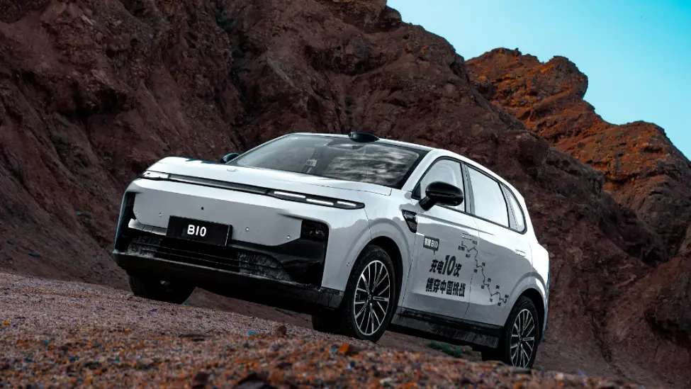 零跑Q2盈利1.63億，月銷沖7.6萬(wàn)，年底推城市NOA